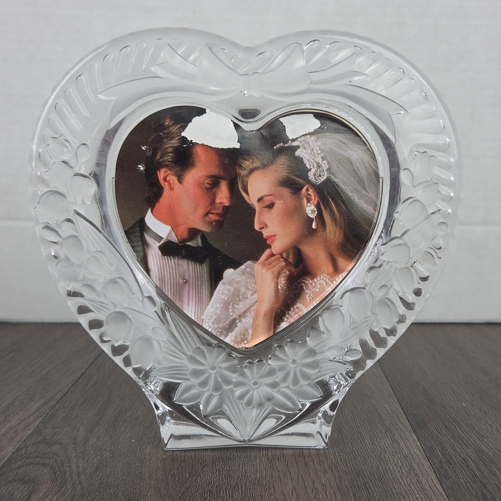 Heavy Heart Frosted Glass Picture Frame 4.5" Photo Mikasa Home Beautiful Wedding